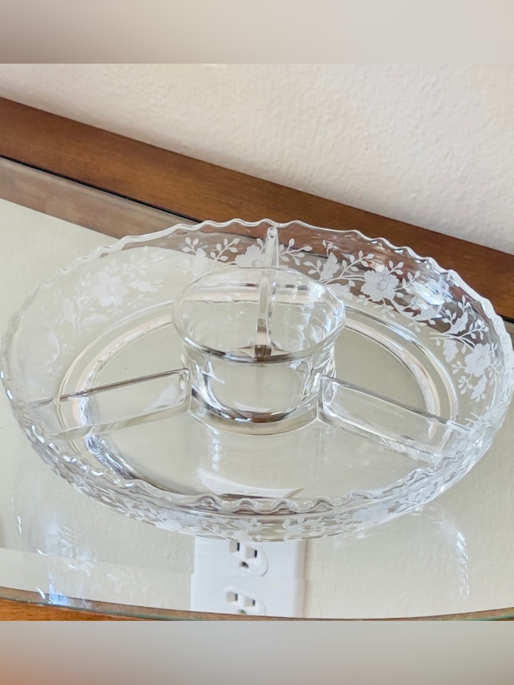 Viking Prelude Clear Etched Glass Divided Serving Tray with Center Bowl